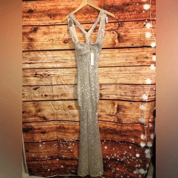 ❄️🪩Sequin Keyhole Gown 🪩❄️ NWT - Picture 6 of 16